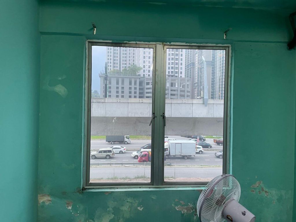 PERBEZAAN TINTED TINGKAP BATANG KALI DENGAN FILEM BIASA