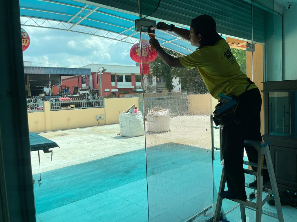 TINTED RUMAH CERMIN TINGKAP SUBANG BESTARI