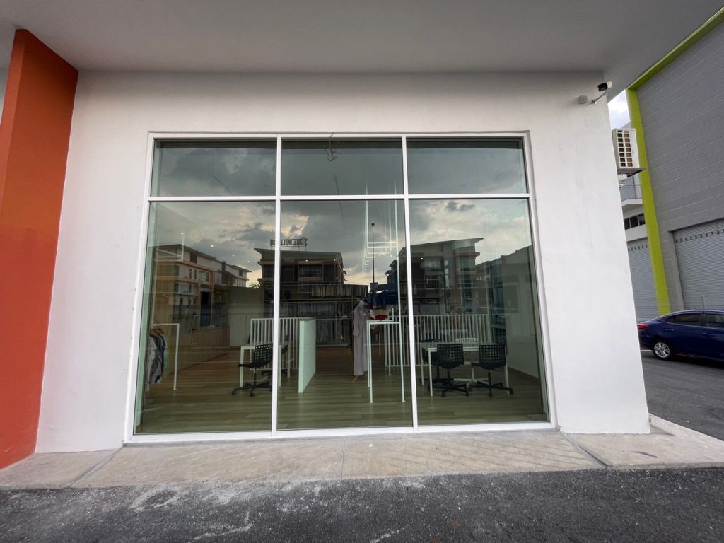 SERVIS TINTED KOMERSIAL CERMIN TINGKAP BANDAR SAUJANA PUTRA