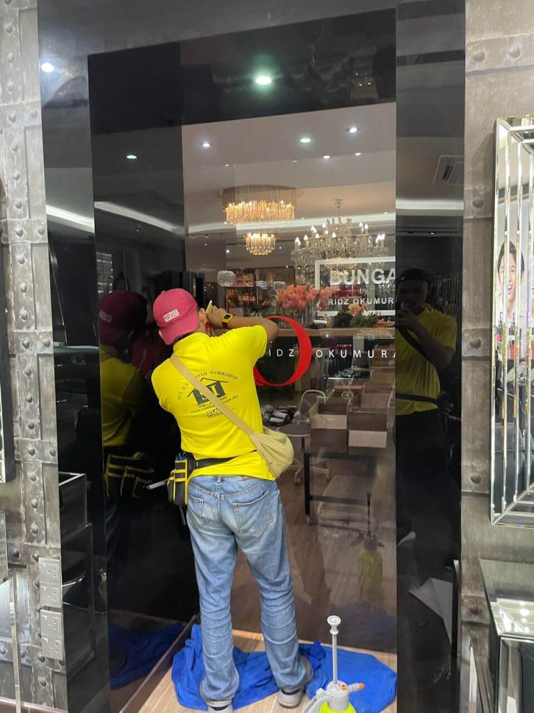 TAWARAN HEBAT TINTED KEDAI CERMIN TINGKAP BATANG KALI