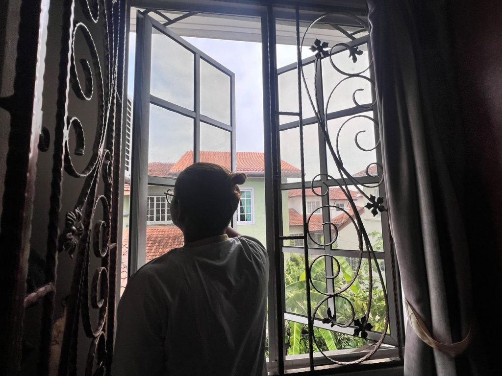 TINTED TINGKAP PUNCAK JALIL