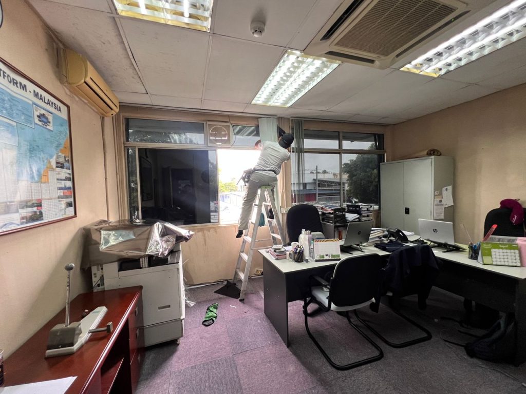 TINTED RUMAH CERMIN TINGKAP KUALA LANGAT