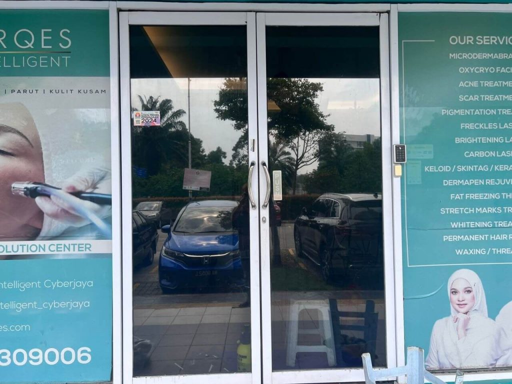 KELEBIHAN TINTED BANGUNAN CERMIN TINGKAP DAMANSARA PERDANA