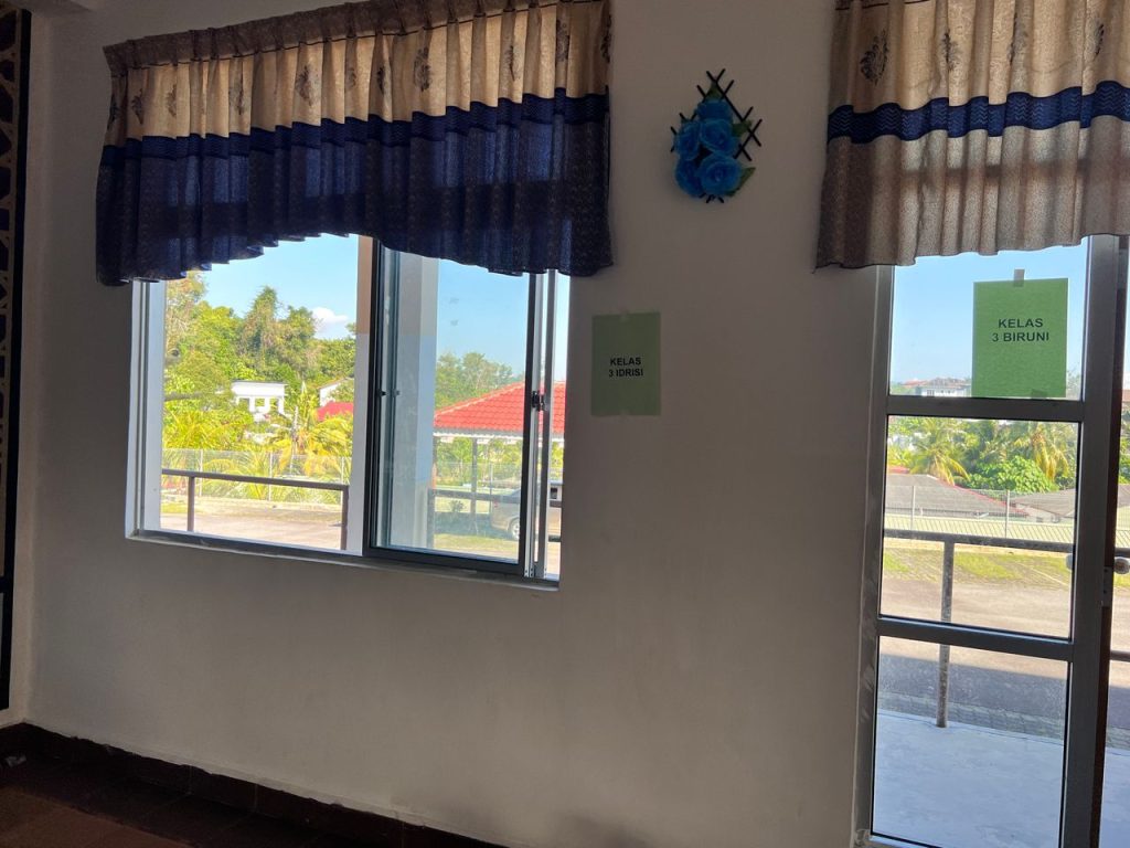 b7660255-65eb-4564-ba7e-d4e4a3ceaad4 - TINTED RUMAH BANGUNAN PEJABAT TINTED KILANG CERMIN TINGKAP SETIA ECO PARK