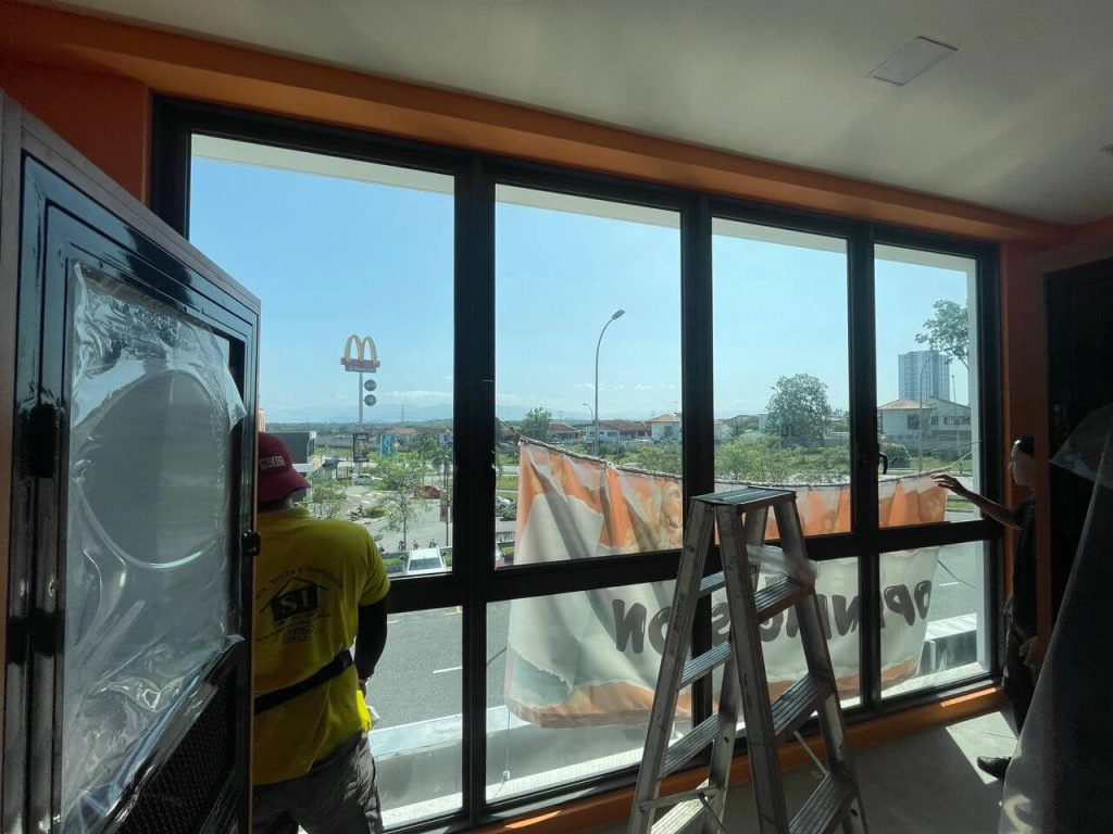TINTED CERMIN TINGKAP ARA DAMANSARA
