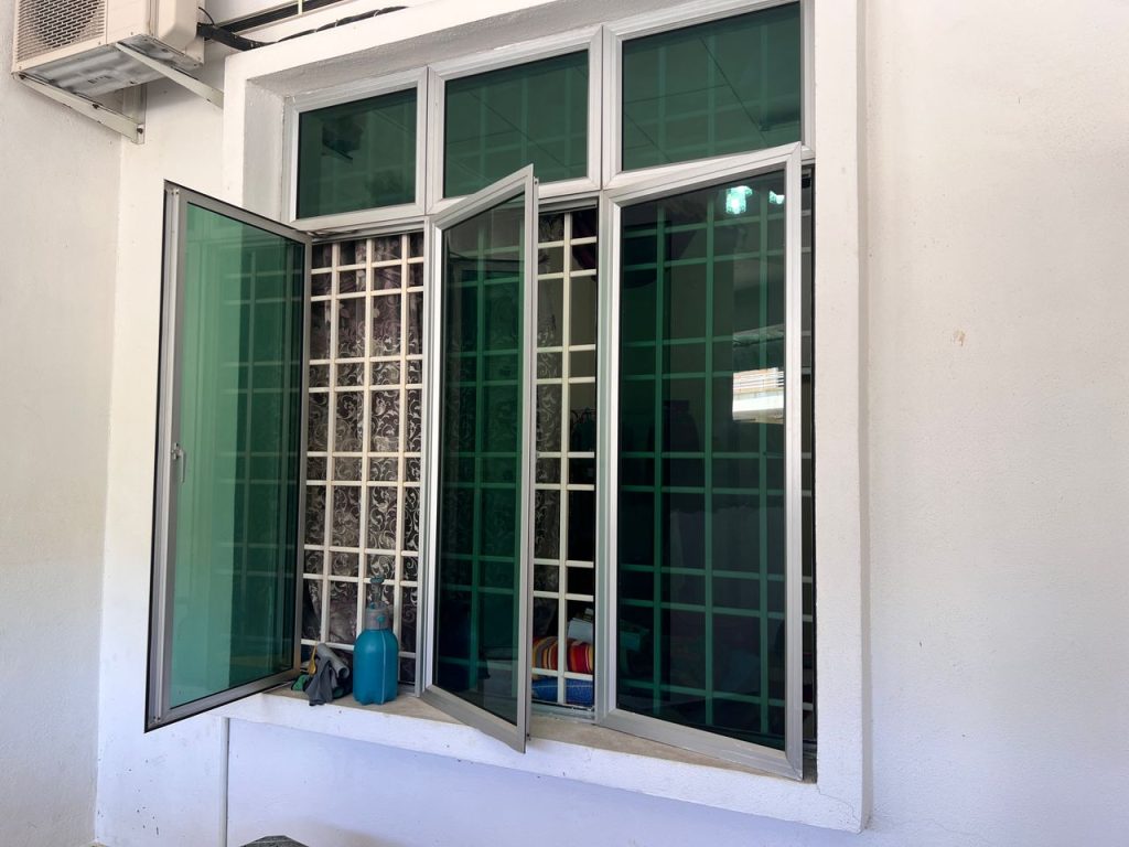 c8f536b0-a2fa-4a73-9e7e-460e85ac4c8e - TINTED RUMAH BANGUNAN PEJABAT TINTED RUMAH CERMIN TINGKAP PUCHONG