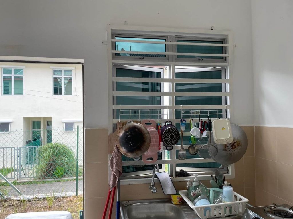 TINTED RUMAH CERMIN TINGKAP ALAM IMPIAN UNTUK PERLINDUNGAN