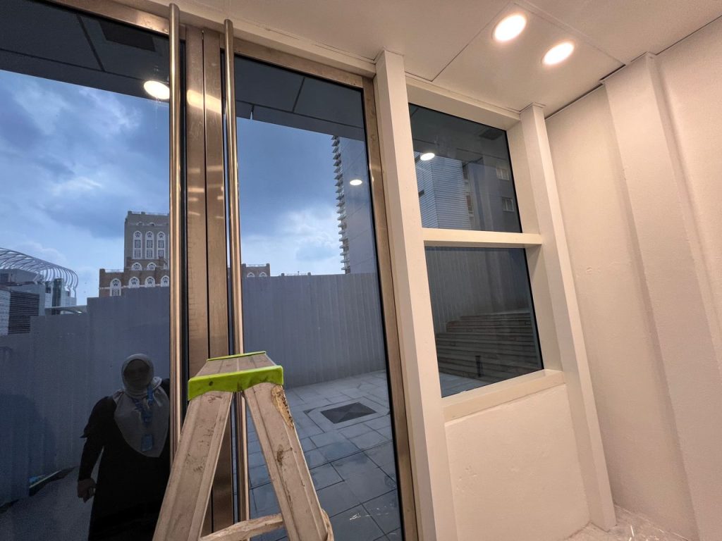 TINTED BANGUNAN CERMIN TINGKAP KERLING