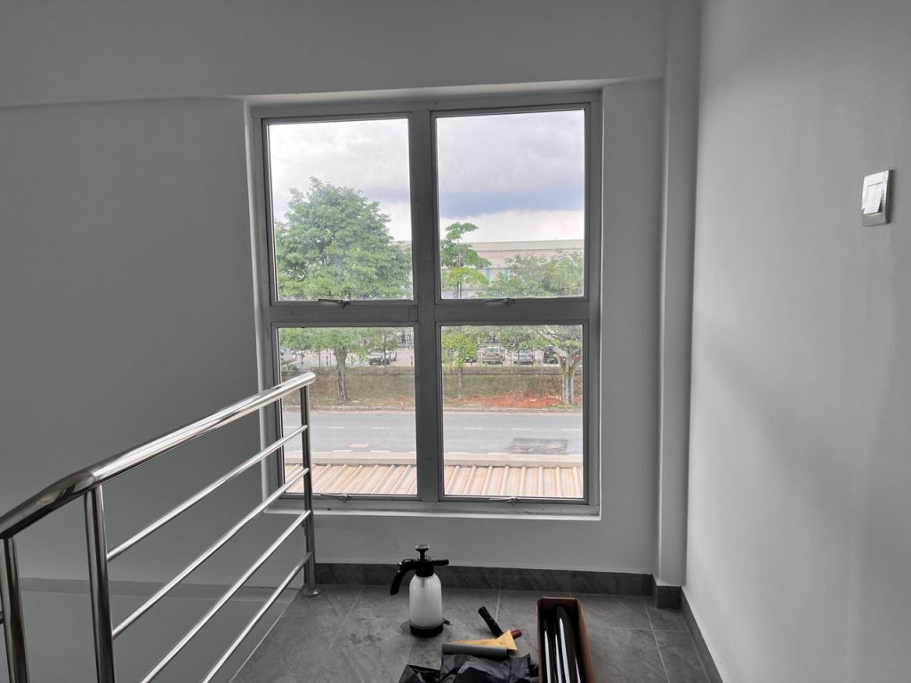 TINTED RUMAH CERMIN TINGKAP RAWANG