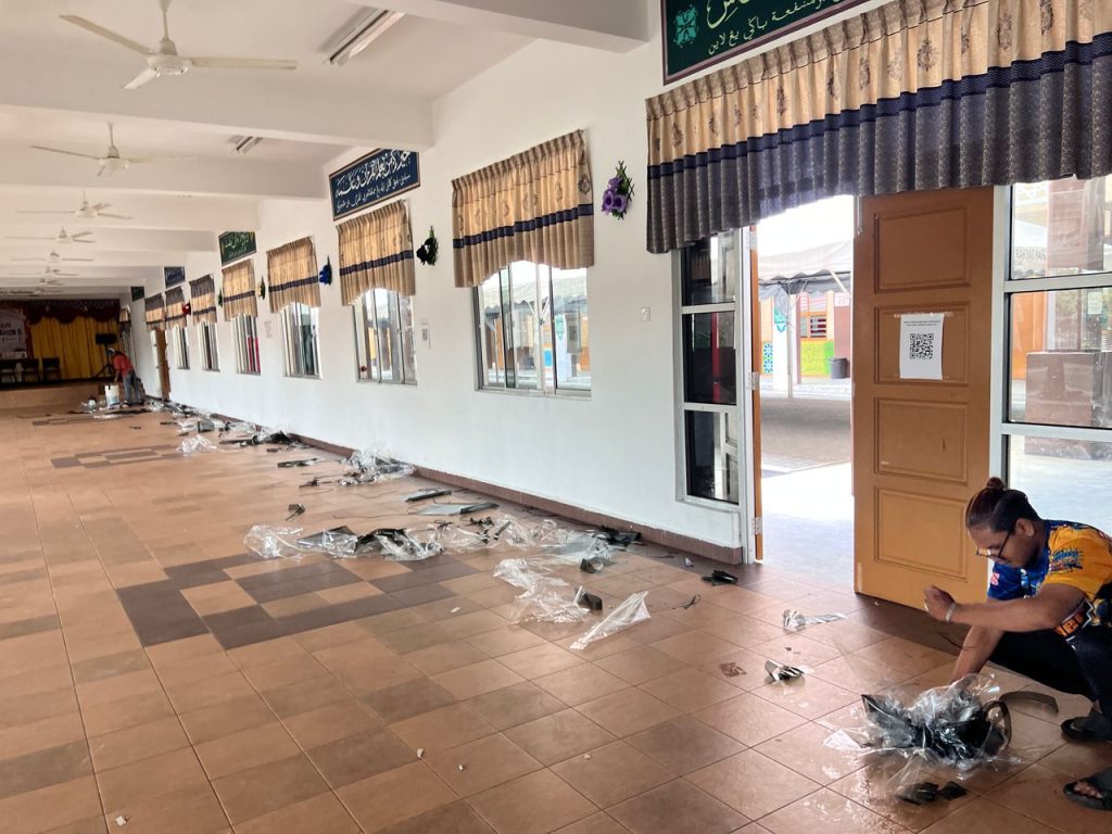 TINTED KILANG CERMIN TINGKAP SETIA ALAM