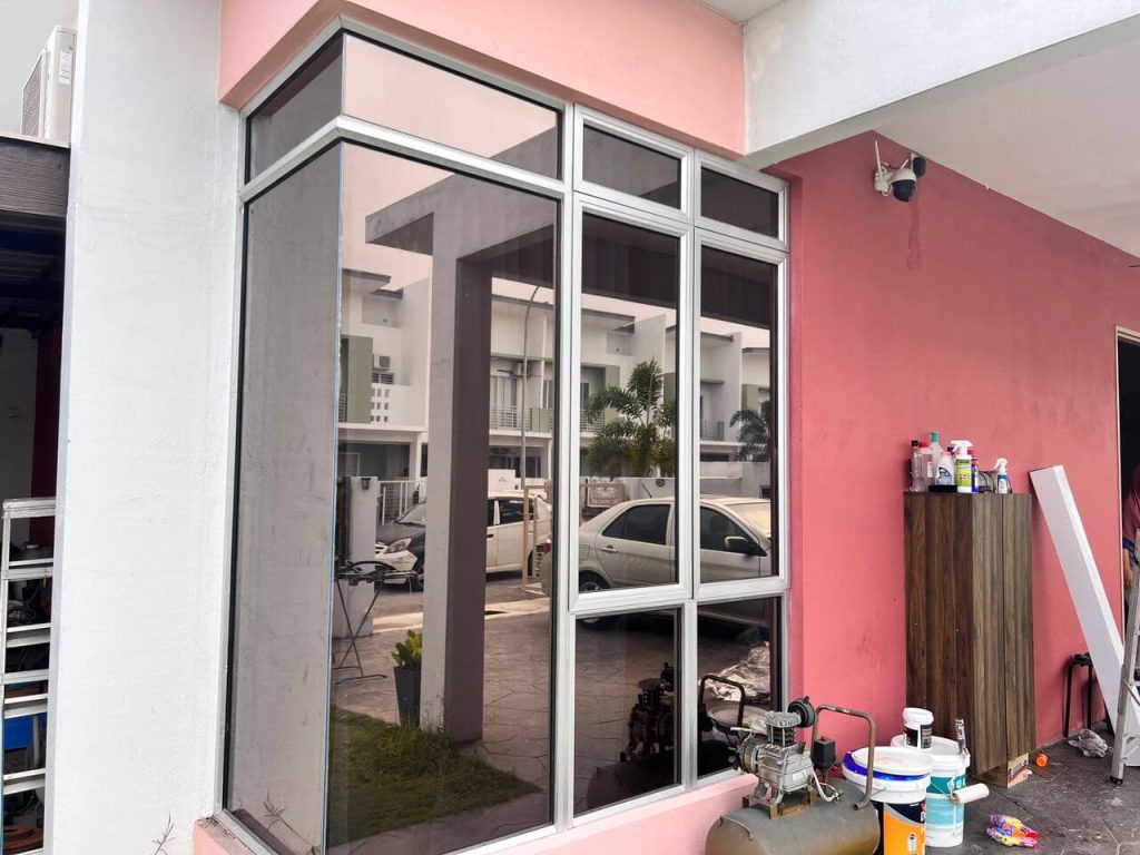TINTED RUMAH BANGUNAN PEJABAT BALAKONG