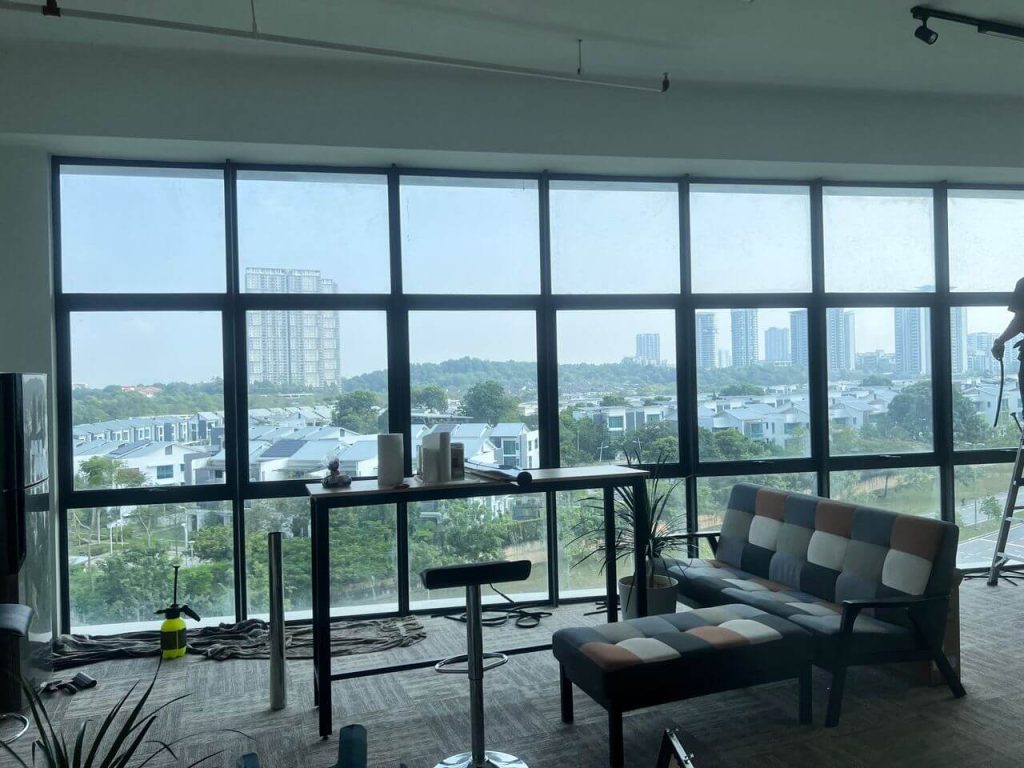 SERVIS PASANG TINTED KOMERSIAL CERMIN TINGKAP BATANG KALI