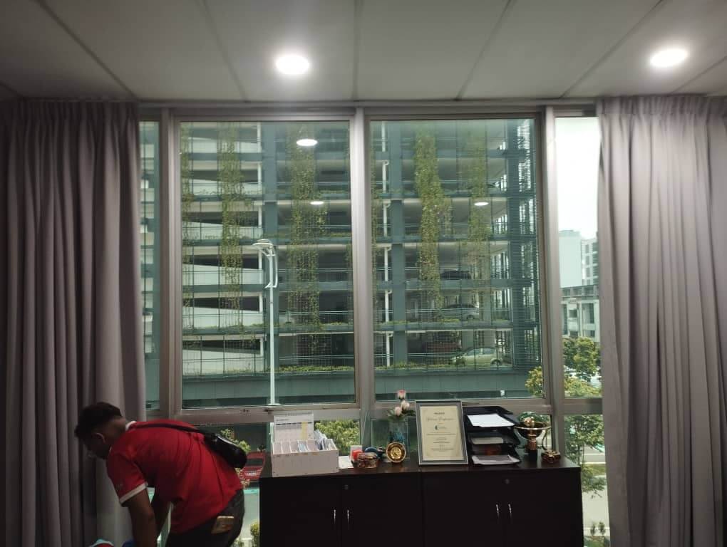 PANDUAN MEMILIH TINTED PEJABAT CERMIN TINGKAP BANTING