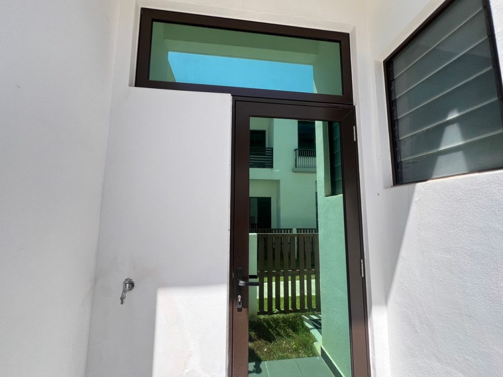 TINTED KOMERSIAL CERMIN TINGKAP KERLING