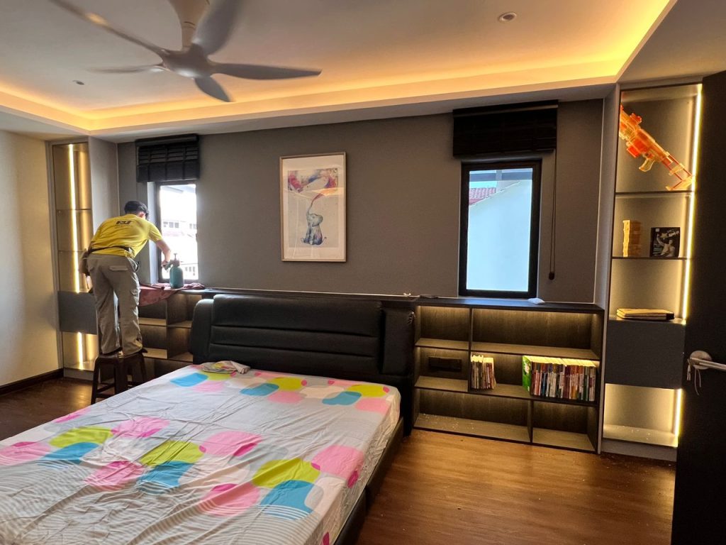 TINTED TINGKAP KOTA EMERALD