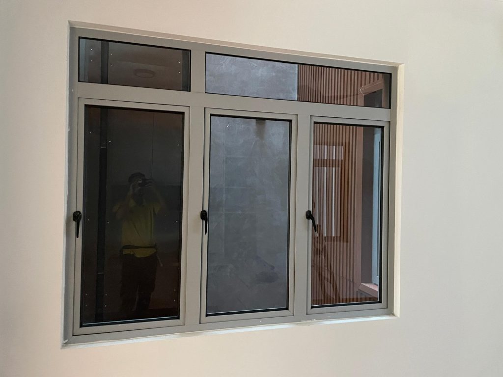 ec42f708-8f55-4b0a-a15a-02296f44e60c - TINTED RUMAH BANGUNAN PEJABAT TINTED PEJABAT CERMIN TINGKAP SIERRA MAS