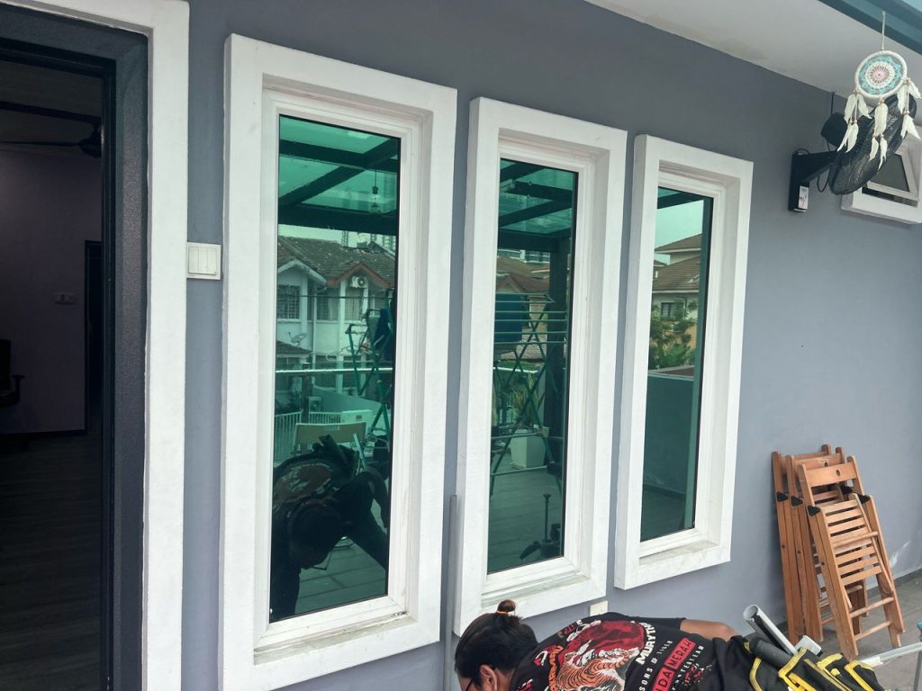 TINTED PEJABAT CERMIN TINGKAP SELAYANG