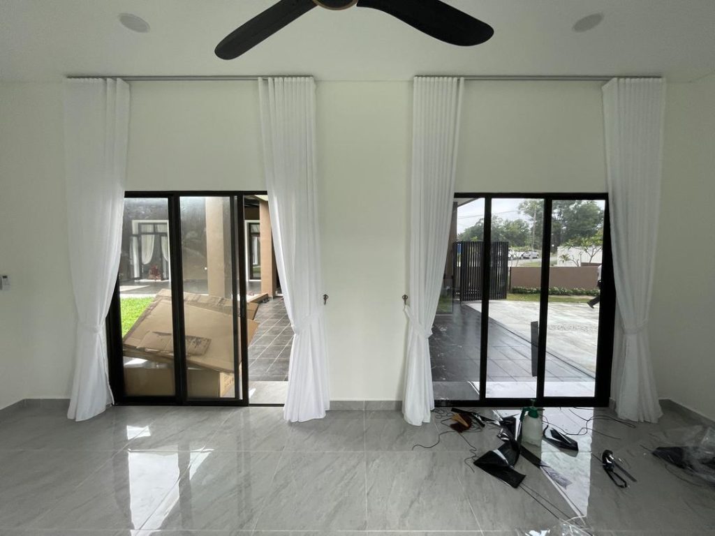 f3caa705-f507-4196-86a8-39a3e1ff3b21 - TINTED RUMAH BANGUNAN PEJABAT TINTED RUMAH CERMIN TINGKAP SEMENYIH