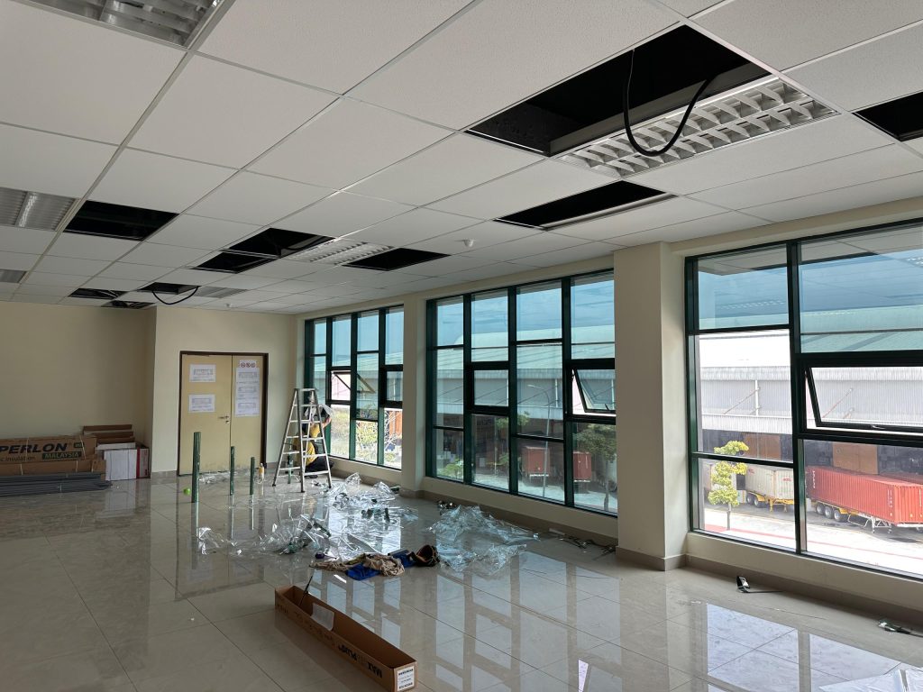 TINTED PEJABAT CERMIN TINGKAP PUNCAK JALIL