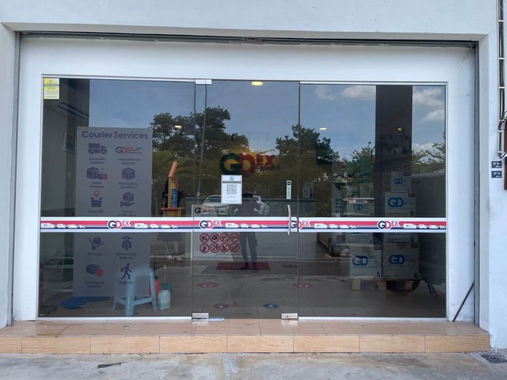 f7ffcfb9-73be-41b1-8718-5bb32d710f00_11zon - TINTED RUMAH BANGUNAN PEJABAT KELEBIHAN PASANG TINTED BANGUNAN CERMIN TINGKAP DAMANSARA JAYA