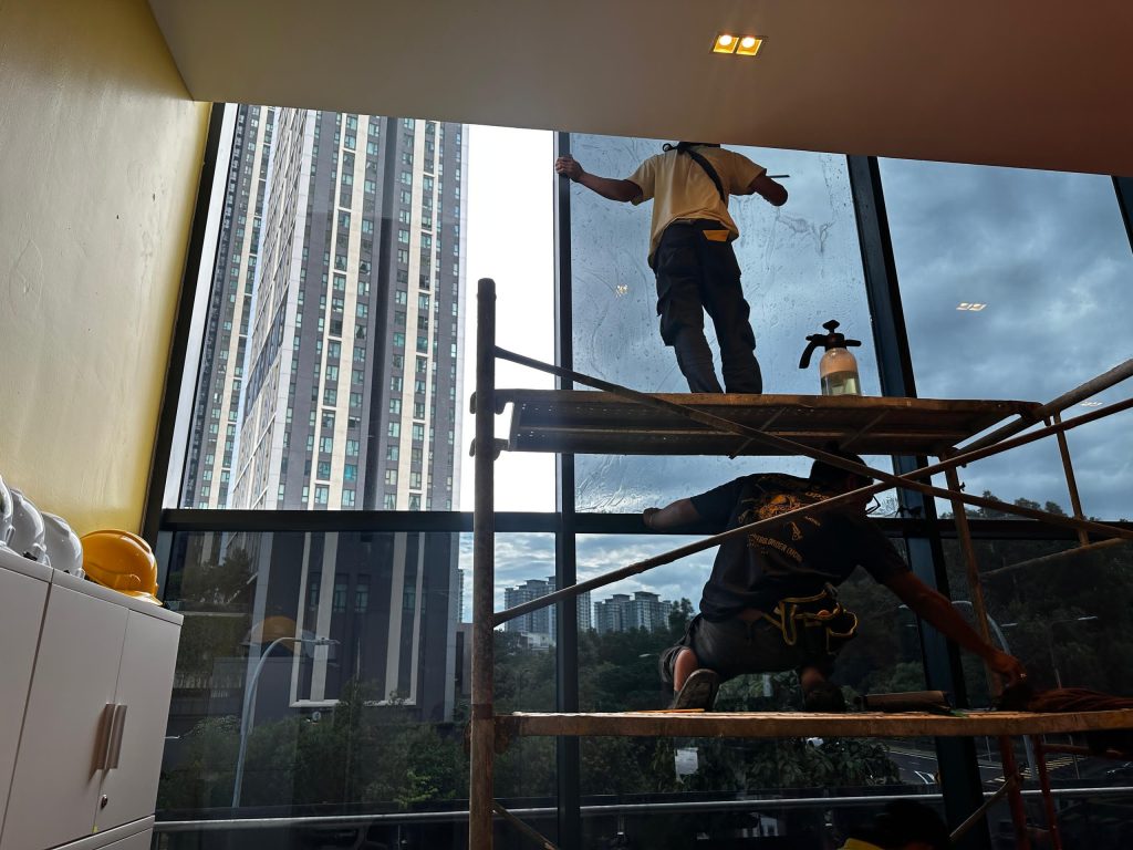 TINTED TINGKAP SETIA ALAM