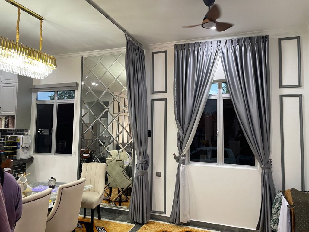 TINTED KEDAI CERMIN TINGKAP SERENDAH