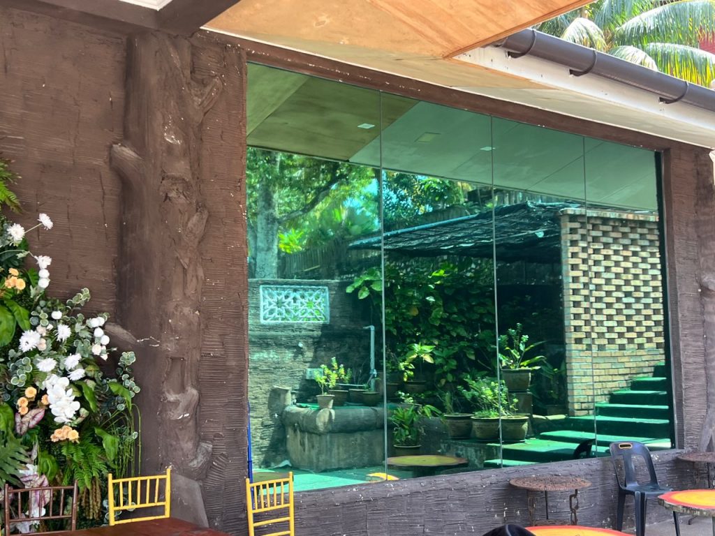 TINTED KILANG CERMIN TINGKAP SUBANG BESTARI