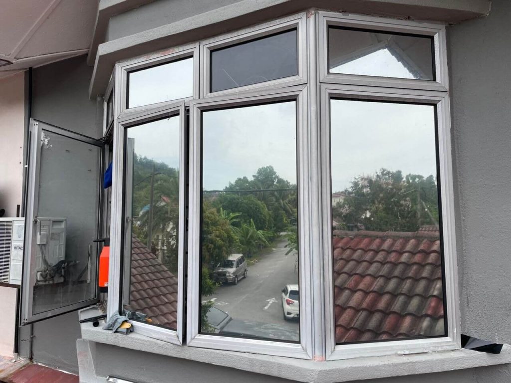 PERBEZAAN TINTED TINGKAP USJ HEIGHTS DENGAN FILEM BIASA