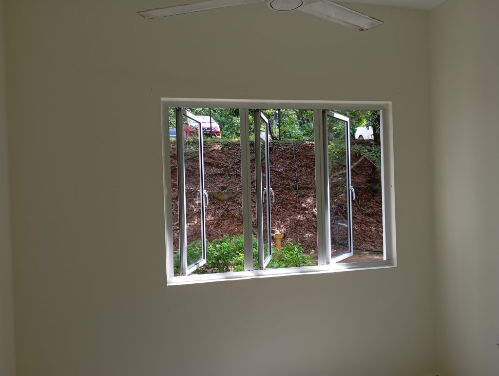 TINTED KEDAI CERMIN TINGKAP SUBANG JAYA