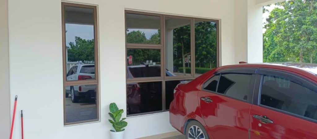 HARGA & SERVIS TERBAIK TINTED RUMAH CERMIN TINGKAP JENJAROM