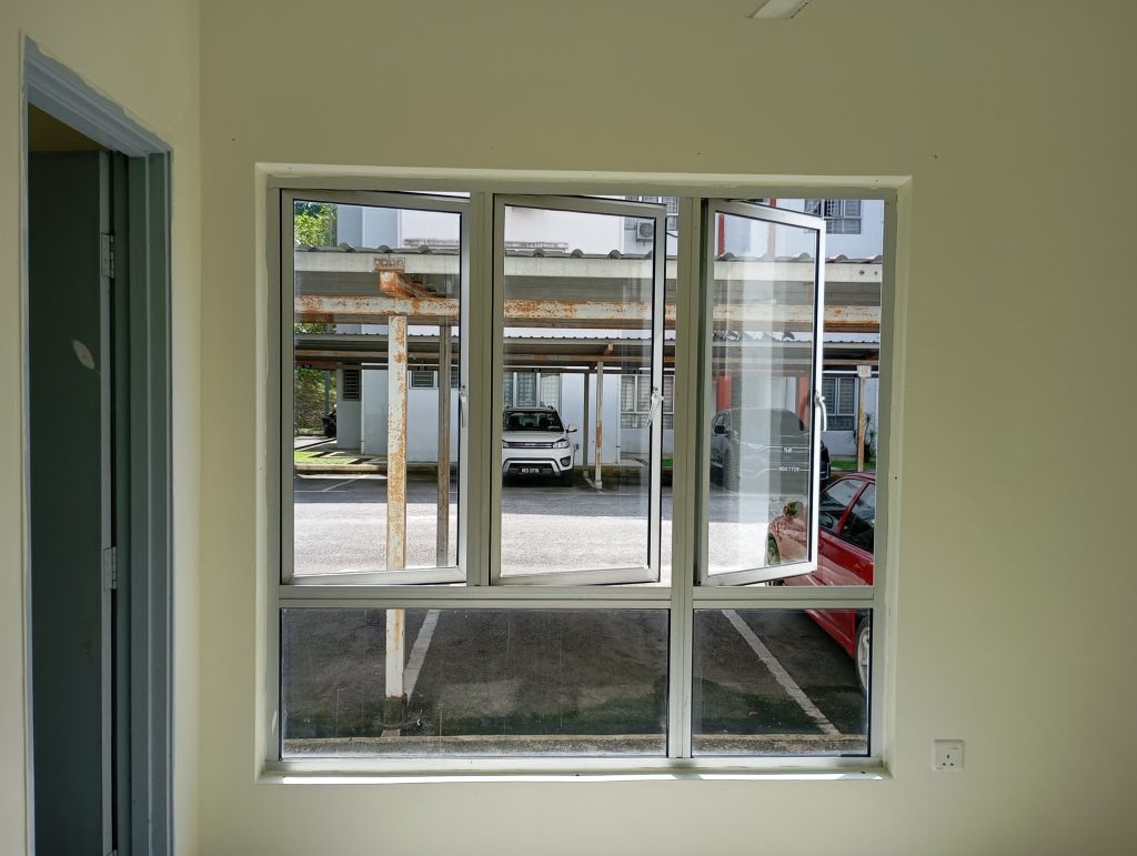 TINTED BANGUNAN CERMIN TINGKAP SUBANG JAYA