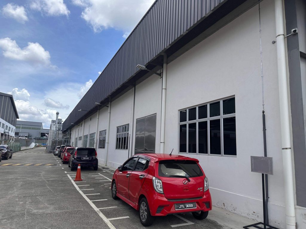 PERKHIDMATAN TINTED KILANG CERMIN TINGKAP BUKIT BERUNTUNG