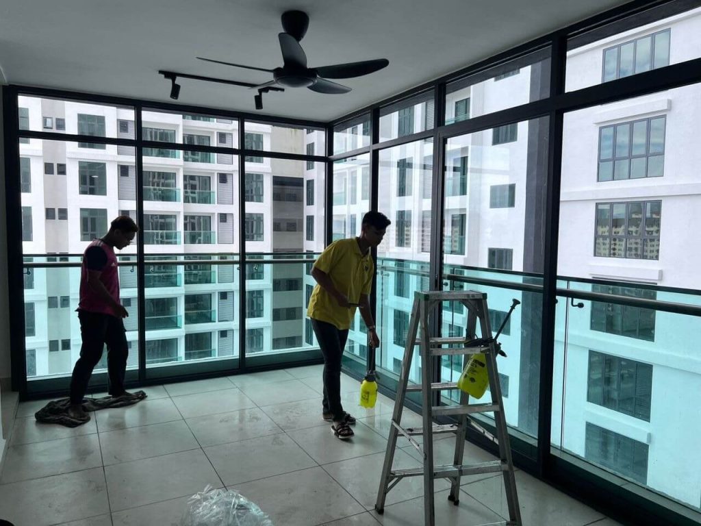 TINTED TINGKAP TAMAN TTDI JAYA