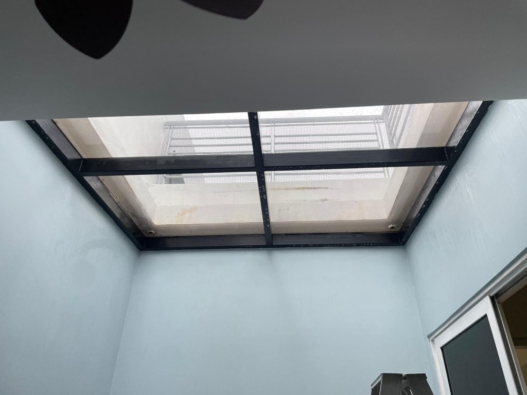 TINTED SUBANG BESTARI