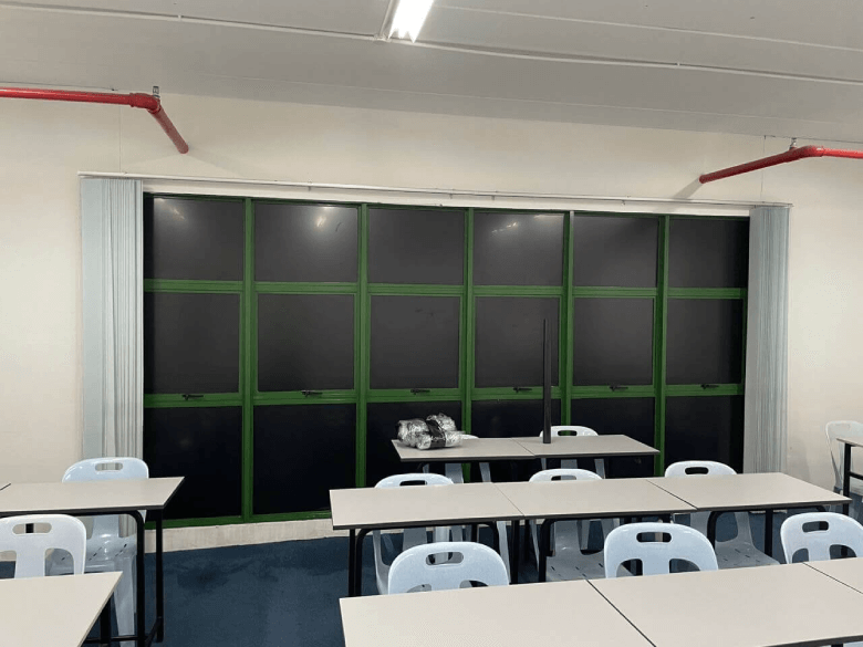 MANFAAT PASANG TINTED SEKOLAH CERMIN TINGKAP KAPAR