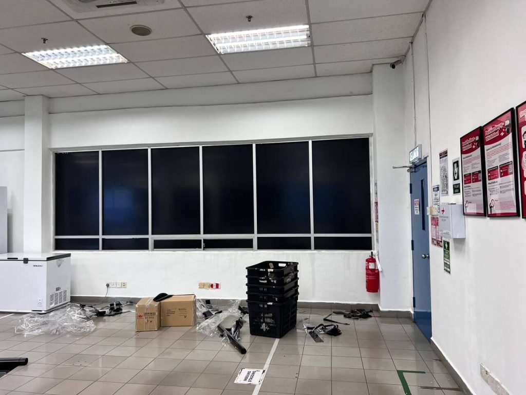 TINTED KILANG CERMIN TINGKAP TAMAN TTDI JAYA