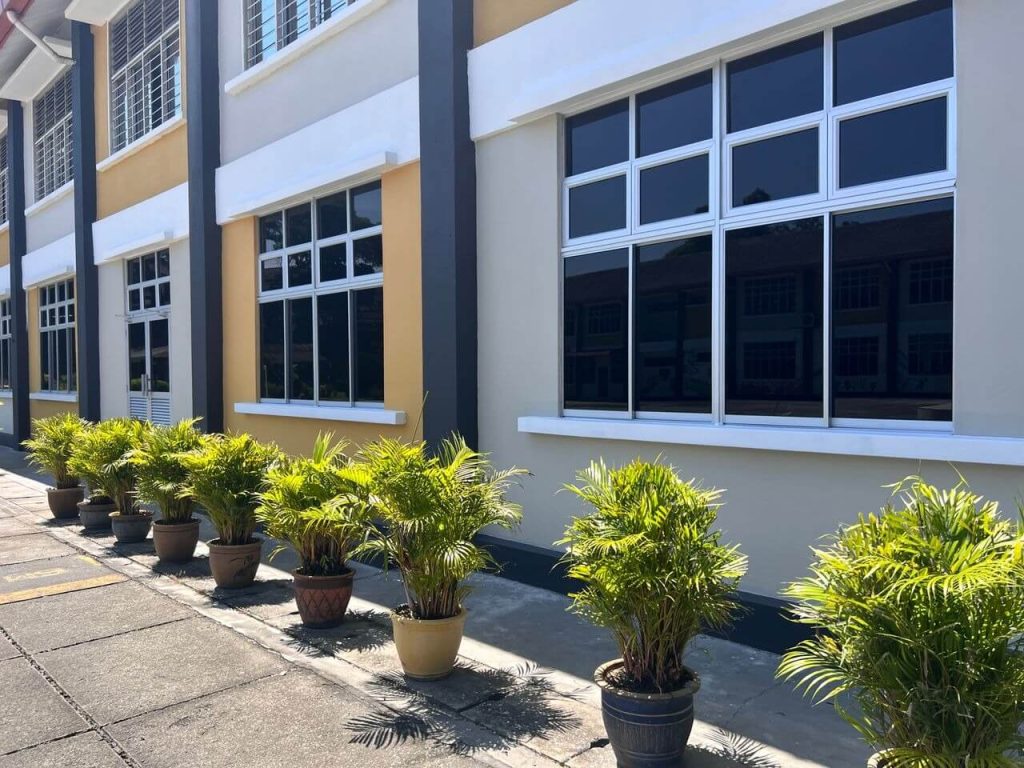 MANFAAT TINTED SEKOLAH CERMIN TINGKAP BUKIT BERUNTUNG