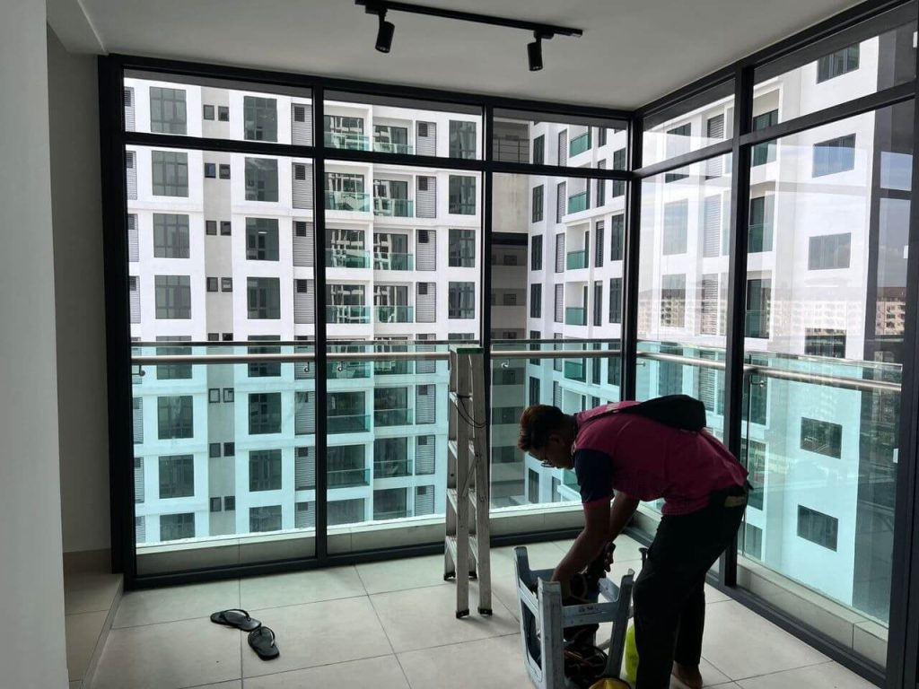 TINTED CERMIN TAMAN TTDI JAYA