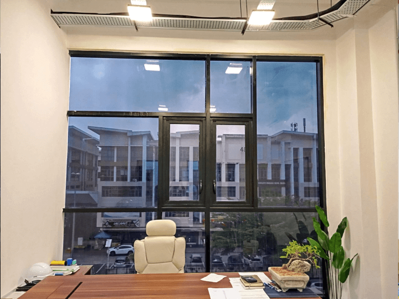 PEJABAT 269 - TINTED RUMAH BANGUNAN PEJABAT PERBEZAAN TINTED TINGKAP KOTA WARISAN DENGAN FILEM BIASA