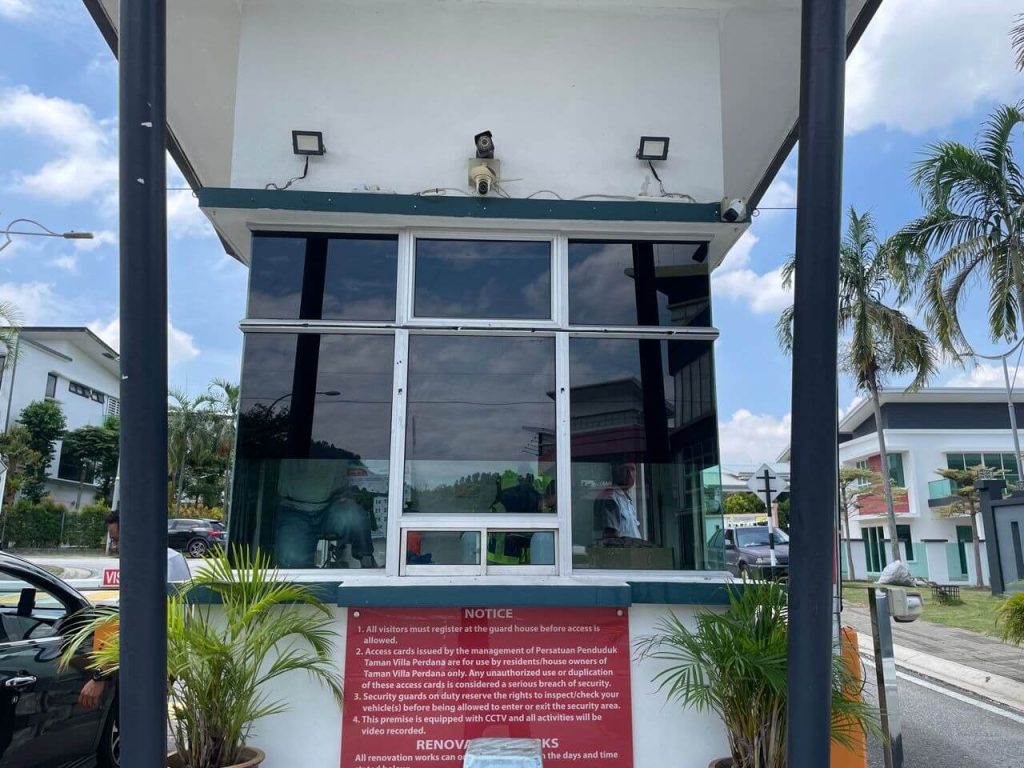 SERVIS PASANG TINTED KOMERSIAL CERMIN TINGKAP PUNCAK ALAM