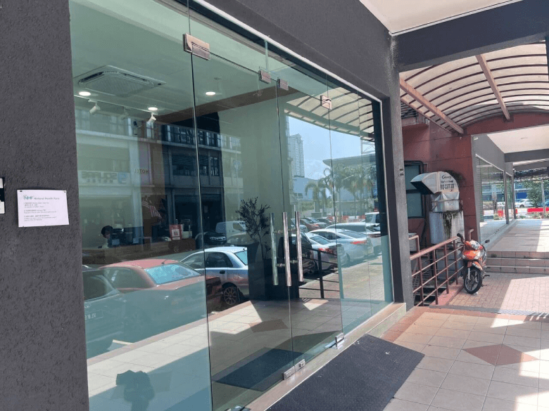 KELEBIHAN PASANG TINTED BANGUNAN CERMIN TINGKAP KOTA WARISAN