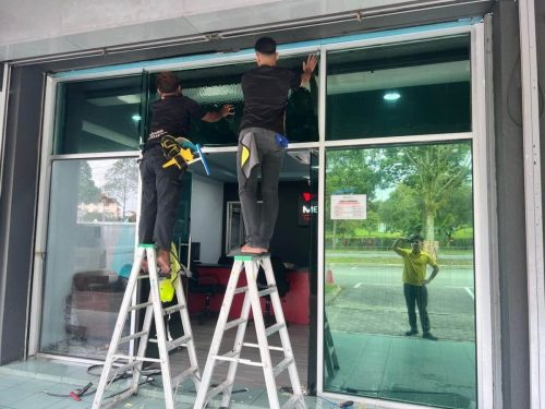 TINTED RUMAH BANGUNAN PEJABAT PUNCAK JALIL