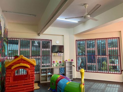 TINTED RUMAH BANGUNAN PEJABAT PUNCAK JALIL