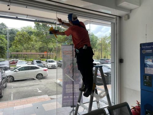 TINTED RUMAH BANGUNAN PEJABAT PUTRA HEIGHTS