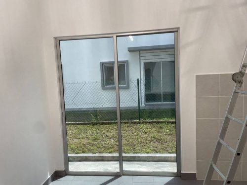 TINTED RUMAH BANGUNAN PEJABAT SEMENYIH 