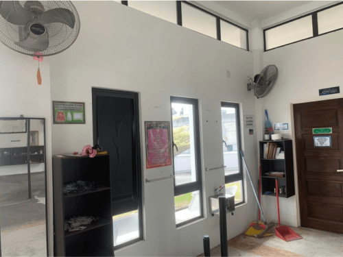TINTED RUMAH BANGUNAN PEJABAT ALAM IMPIAN