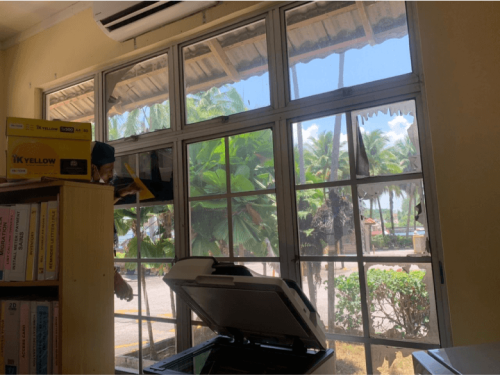 TINTED RUMAH BANGUNAN PEJABAT USJ 