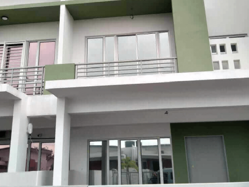 TINTED RUMAH BANGUNAN PEJABAT USJ 
