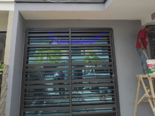 TINTED RUMAH BANGUNAN PEJABAT DAMANSARA JAYA 