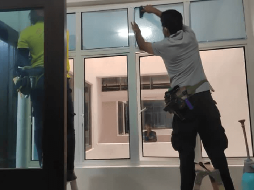 TINTED RUMAH BANGUNAN PEJABAT DAMANSARA KIM
